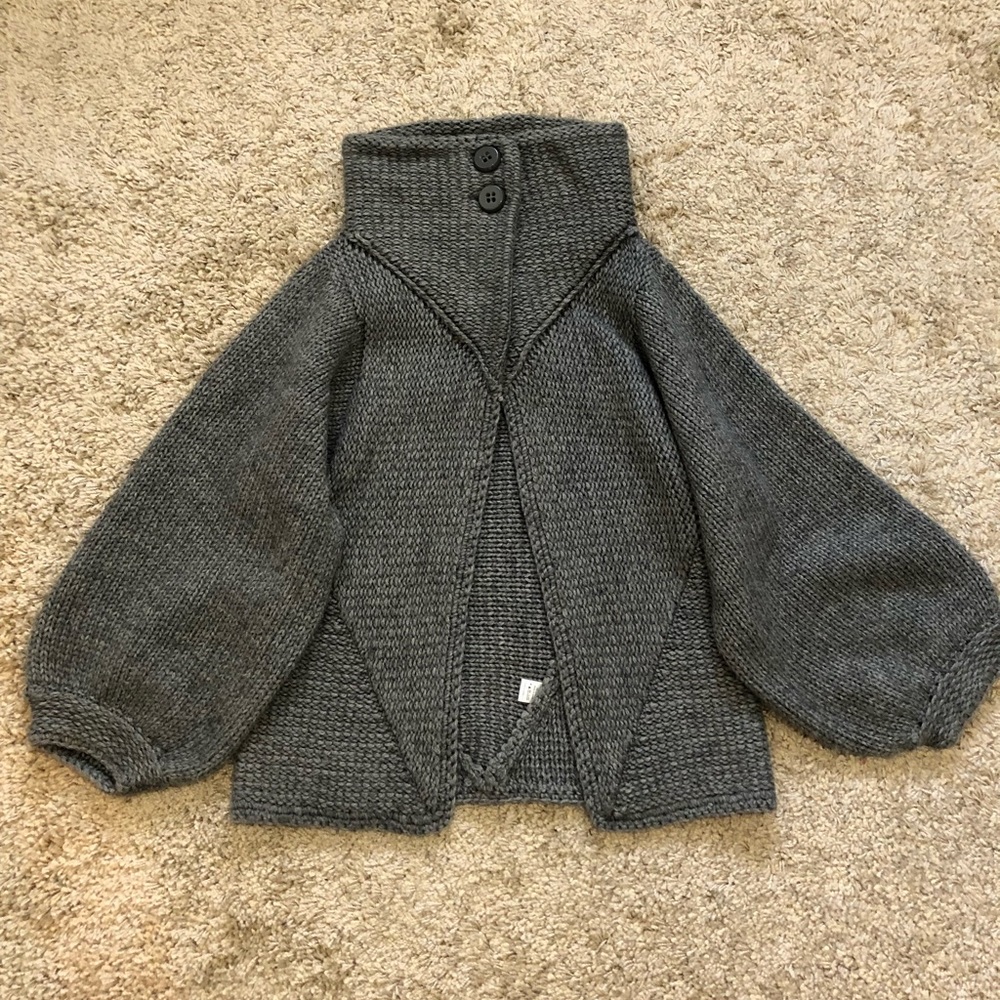 Sweater/cardigan/poncho